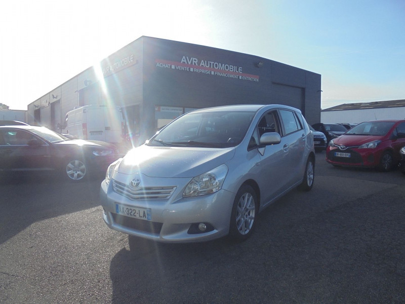 Photo 1 de l'offre de TOYOTA VERSO 150 D-CAT FAP LOUNGE BVA 7 PLACES à 11890€ chez Agence AVR Automobile