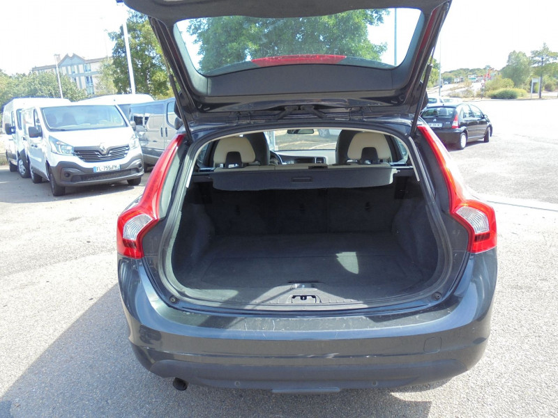 Photo 3 de l'offre de VOLVO V60 D3 136CH START&STOP SUMMUM GEARTRONIC à 11890€ chez Agence AVR Automobile