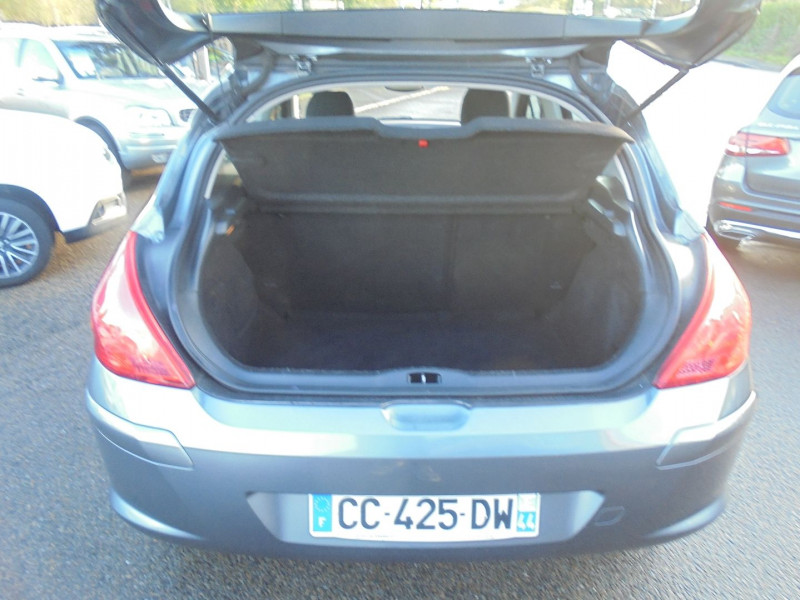 Photo 8 de l'offre de PEUGEOT 308 1.6 HDI110 PREMIUM PACK FAP BVM6 5P à 4990€ chez Agence AVR Automobile