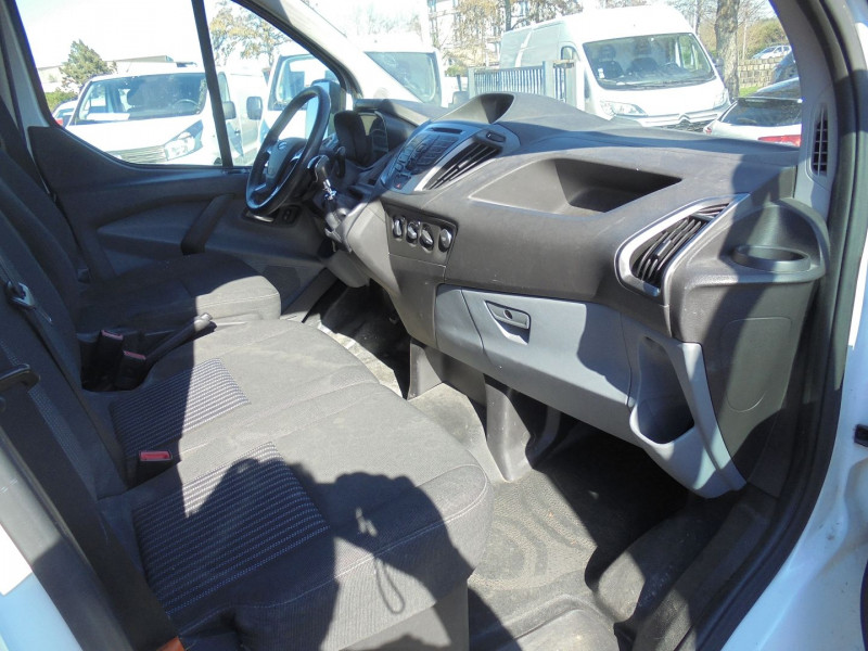 Photo 4 de l'offre de FORD TRANSIT CCB 330C 2.2 TDCI 125CH TRACTION à 12990€ chez Agence AVR Automobile