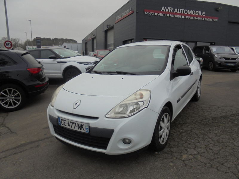Renault CLIO III STE 1.5 DCI 90CH AIR 3P Diesel BLANC Occasion à vendre