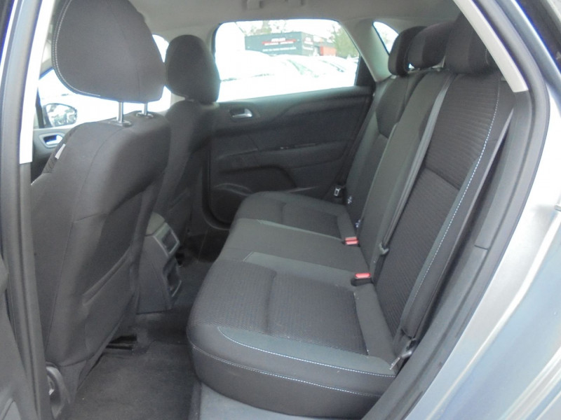Photo 8 de l'offre de CITROEN C4 PURETECH 110CH MILLENIUM à 12890€ chez Agence AVR Automobile