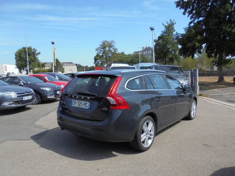 Photo 2 de l'offre de VOLVO V60 D3 136CH START&STOP SUMMUM GEARTRONIC à 11890€ chez Agence AVR Automobile