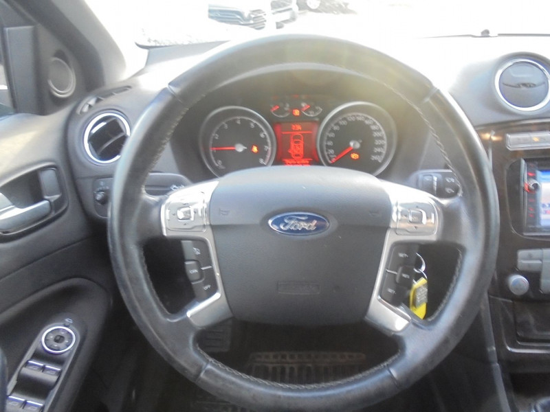 Photo 5 de l'offre de FORD MONDEO 1.6 TI-VCT 125CH GHIA 4P à 6890€ chez Agence AVR Automobile