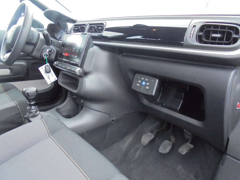 Photo 16 de l'offre de CITROEN C3 1.5 BLUEHDI 100CH S&S FEEL AUTO-ÉCOLE à 11990€ chez Agence AVR Automobile
