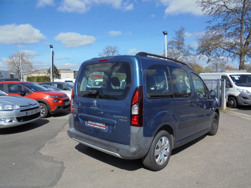 Photo 14 de l'offre de PEUGEOT PARTNER TEPEE 1.6 VTI ACTIVE à 11990€ chez Agence AVR Automobile