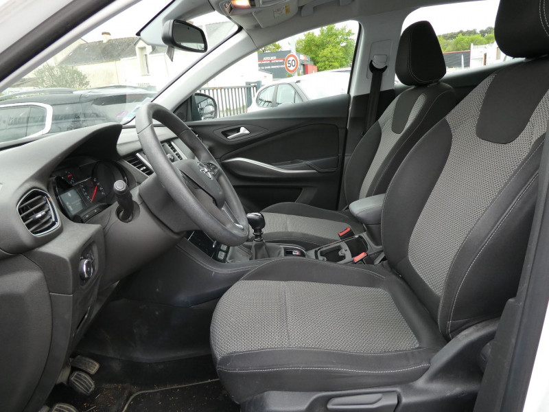 Photo 13 de l'offre de OPEL GRANDLAND X 1.2 TURBO 130CH ECOTEC BUSINESS EDITION à 13890€ chez Agence AVR Automobile