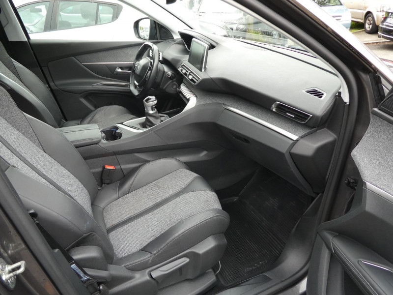 Photo 8 de l'offre de PEUGEOT 5008 1.5 BLUEHDI 130CH E6.C ALLURE BUSINESS S&S 7CV à 18890€ chez Agence AVR Automobile