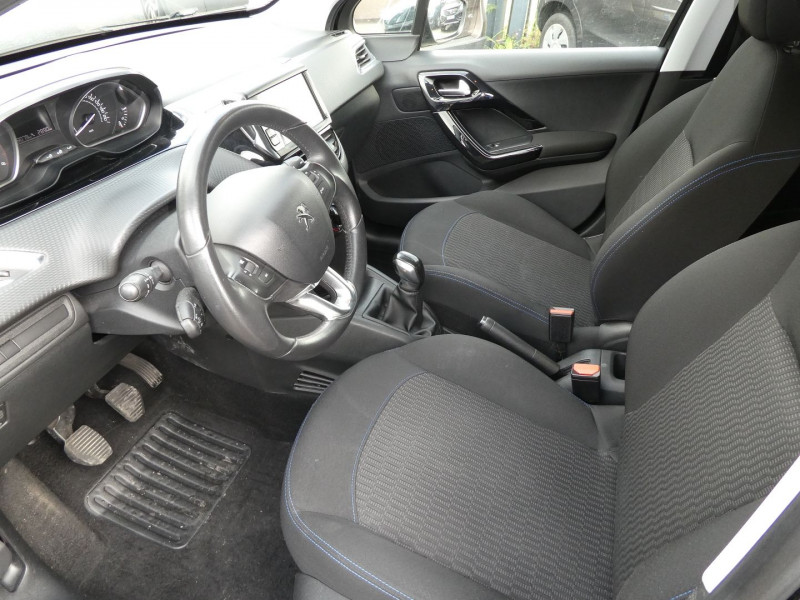 Photo 5 de l'offre de PEUGEOT 208 1.6 BLUEHDI 75CH STYLE 5P à 9890€ chez Agence AVR Automobile