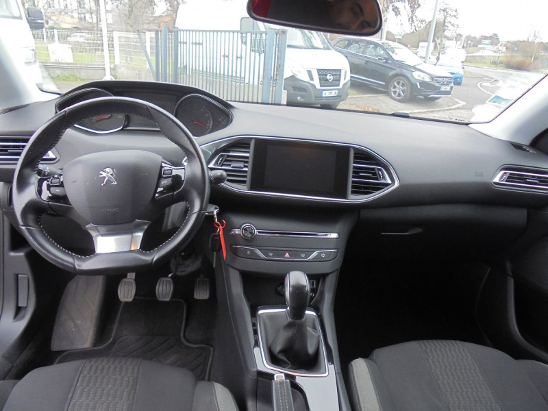 Photo 6 de l'offre de PEUGEOT 308 SW 1.2 PURETECH 110CH STYLE S&S à 10490€ chez Agence AVR Automobile