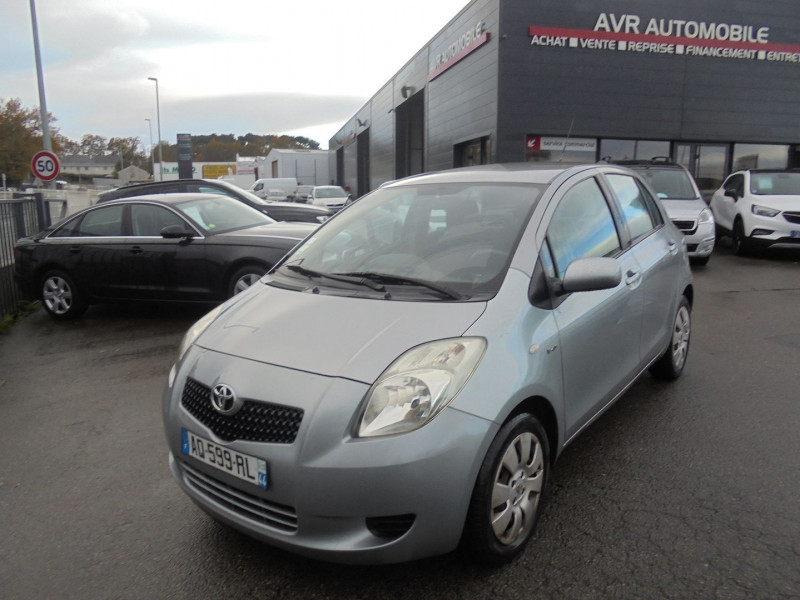 Toyota YARIS 90 D-4D LUNA PACK 5P Diesel GRIS F Occasion à vendre
