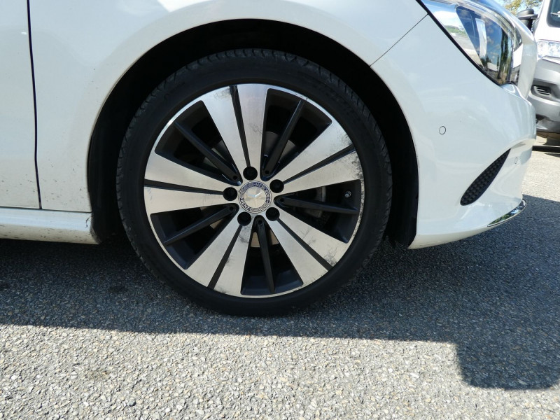Photo 10 de l'offre de MERCEDES-BENZ CLA SHOOTING BRAKE 200 D SENSATION 7G-DCT à 22490€ chez Agence AVR Automobile