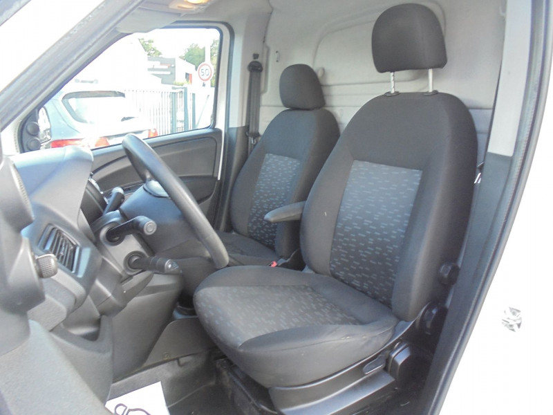 Photo 5 de l'offre de OPEL COMBO CARGO L1H1 1.6 CDTI 105CH ECOFLEX START/STOP BASE à 10490€ chez Agence AVR Automobile