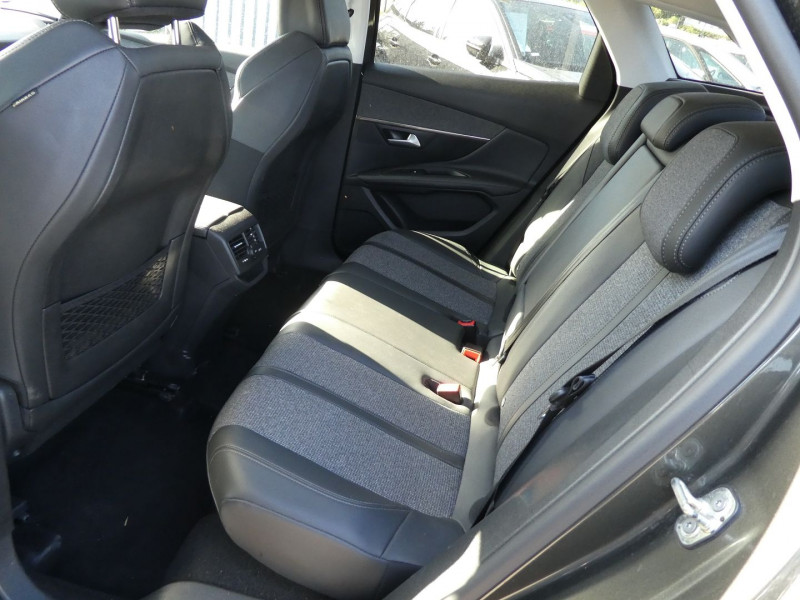 Photo 7 de l'offre de PEUGEOT 3008 1.2 PURETECH 130CH S&S ALLURE à 18490€ chez Agence AVR Automobile