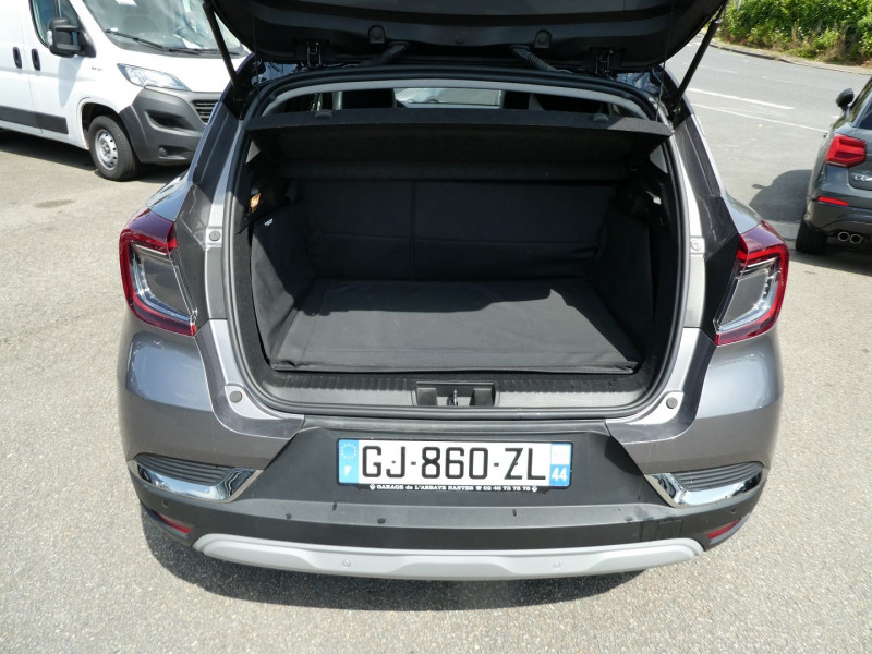 Photo 11 de l'offre de RENAULT CAPTUR II 1.6 E-TECH HYBRIDE 145CH INTENS -21 à 23890€ chez Agence AVR Automobile