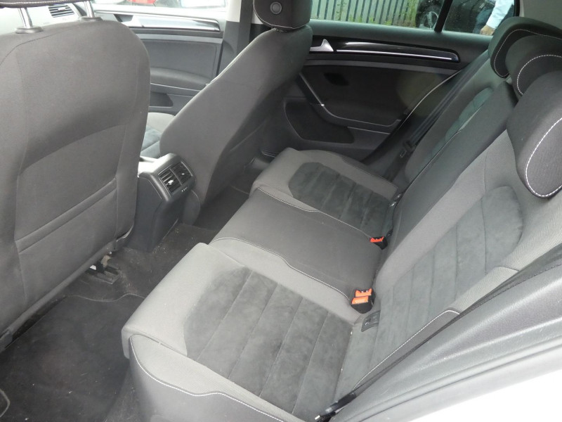 Photo 7 de l'offre de VOLKSWAGEN GOLF VII 2.0 TDI 150CH BLUEMOTION TECHNOLOGY FAP CARAT 5P à 13890€ chez Agence AVR Automobile