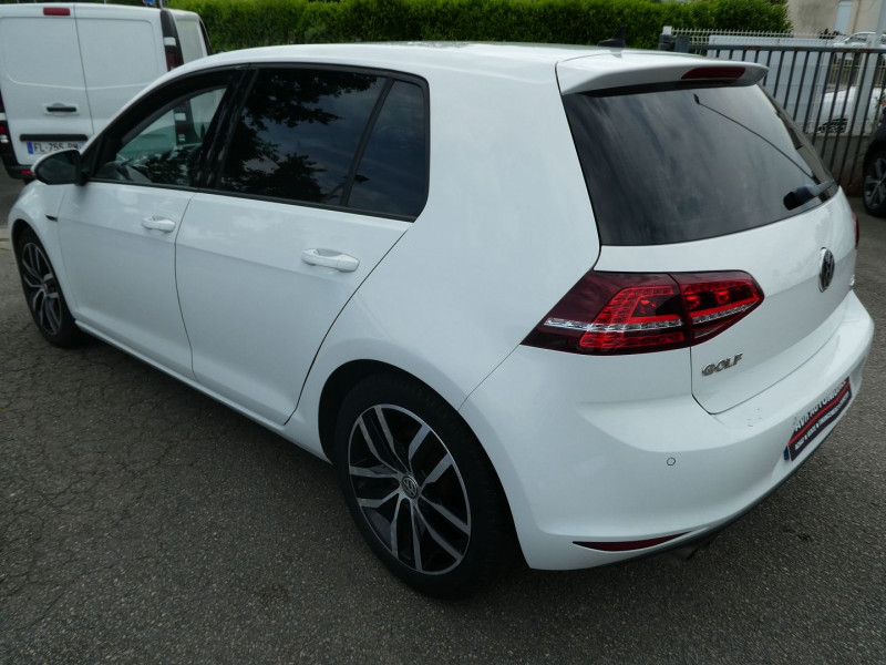 Photo 4 de l'offre de VOLKSWAGEN GOLF VII 2.0 TDI 150CH BLUEMOTION TECHNOLOGY FAP CARAT 5P à 13890€ chez Agence AVR Automobile