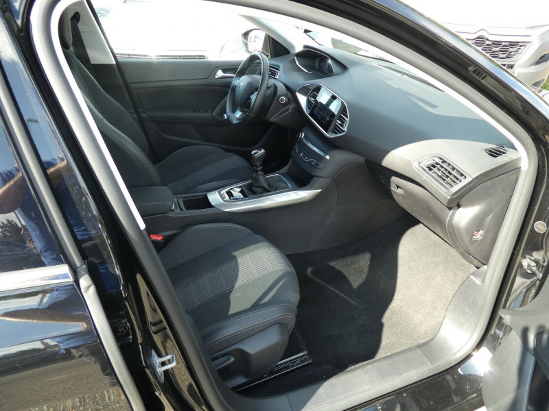 Photo 9 de l'offre de PEUGEOT 308 SW 1.5 BLUEHDI 130CH S&S ALLURE PACK à 20590€ chez Agence AVR Automobile