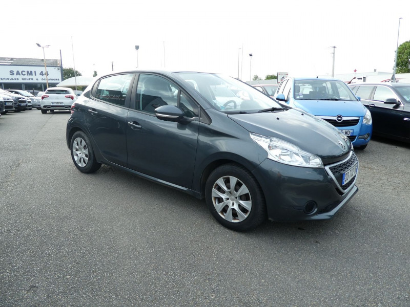 Photo 2 de l'offre de PEUGEOT 208 1.0 PURETECH ACCESS 5P à 7490€ chez Agence AVR Automobile