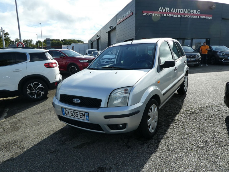 Photo 1 de l'offre de FORD FUSION 1.6 TDCI 90CH SENSO à 4890€ chez Agence AVR Automobile