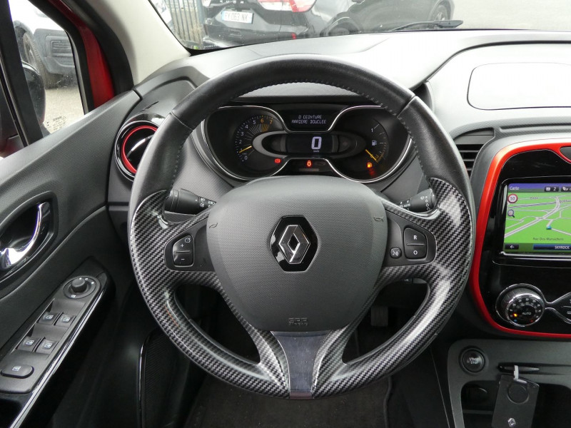 Photo 5 de l'offre de RENAULT CAPTUR 0.9 TCE 90CH STOP&START ENERGY HELLY HANSEN ECO² à 9490€ chez Agence AVR Automobile