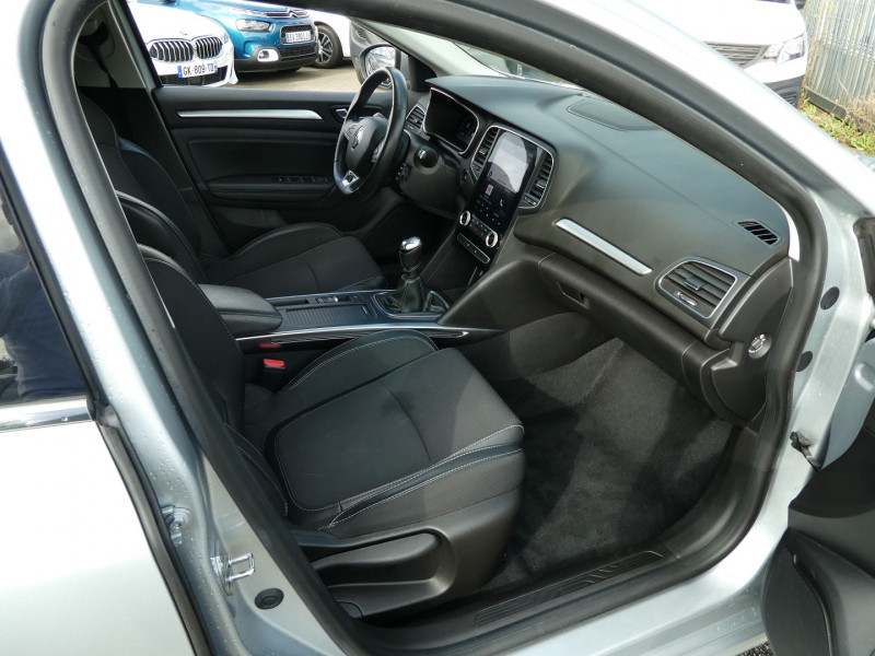 Photo 9 de l'offre de RENAULT MEGANE IV 1.5 BLUE DCI 115CH INTENS -21B à 14990€ chez Agence AVR Automobile