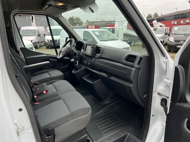Photo 3 de l'offre de NISSAN NV400 FG 3T5 L3H2 2.3 DCI 135CH CABINE APPROFONDIE OPTIMA à 35940€ chez Bretagne Utilitaires
