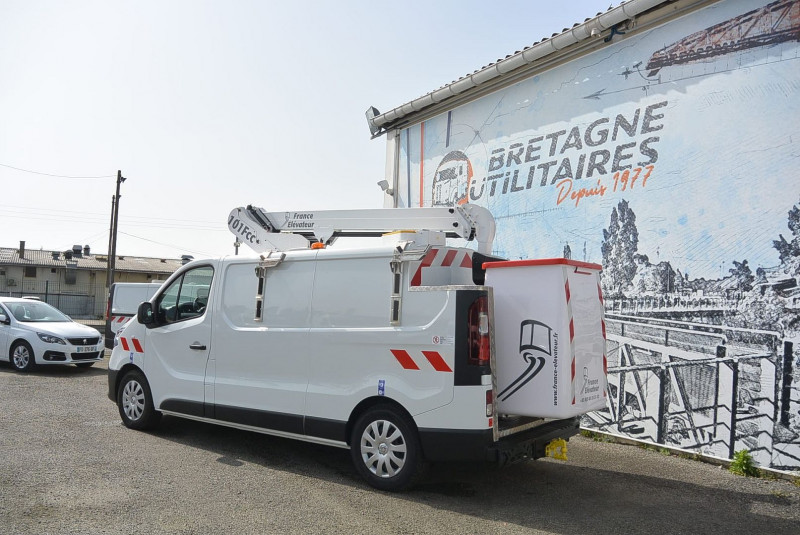 Renault TRAFIC NACELLE 101FCC L2H1 TRONQUE 2.0 DCI 145CH ENERGY GRAND CONFORT E6 Diesel BLANC Occasion à vendre