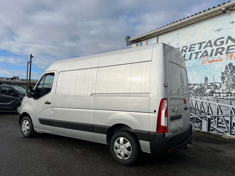 Photo 4 de l'offre de NISSAN INTERSTAR GRIS L2H2 3T5 2.3 DCI 150CH S/S N-CONNECTA + ATTELAGE à 38940€ chez Bretagne Utilitaires