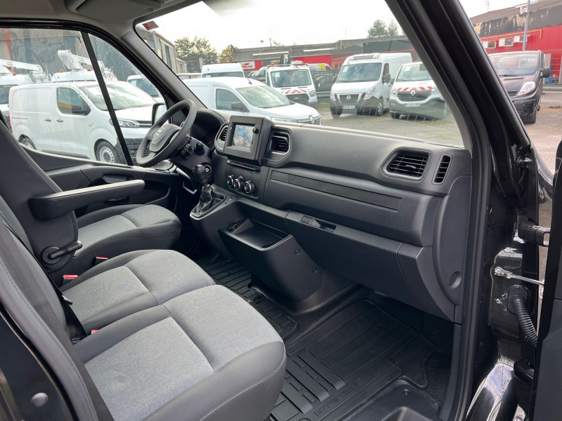 Photo 5 de l'offre de NISSAN INTERSTAR NOIR L2H2 3T5 2.3 DCI 150CH S/S N-CONNECTA + ATTELAGE à 38940€ chez Bretagne Utilitaires