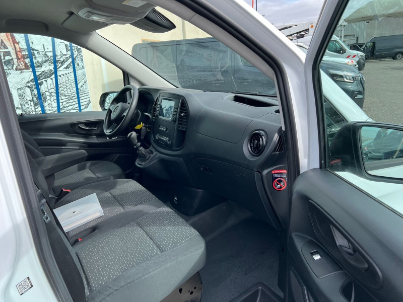 Photo 3 de l'offre de MERCEDES-BENZ VITO FG 114 CDI COMPACT FIRST TRACTION + CAMERA DE RECUL à 29340€ chez Bretagne Utilitaires