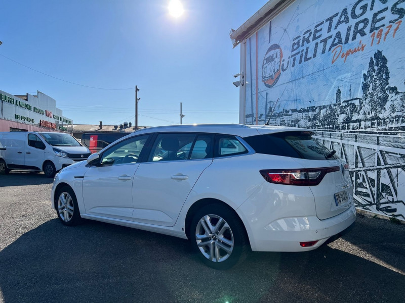 Photo 2 de l'offre de RENAULT MEGANE IV ESTATE STE BLUE DCI 110CH BUSINESS EDC SOCIETE 2 PLACES à 15540€ chez Bretagne Utilitaires