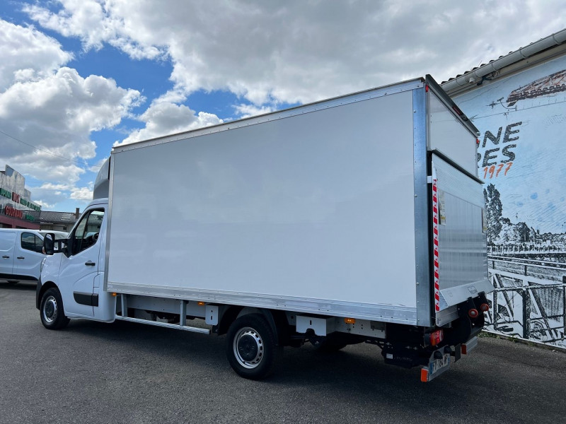 Photo 6 de l'offre de RENAULT MASTER III GRD VOL CAISSE 20 M3 + HAYON 750 KG F3500 L3 2.3 DCI 145CH ENERGY à 37740€ chez Bretagne Utilitaires