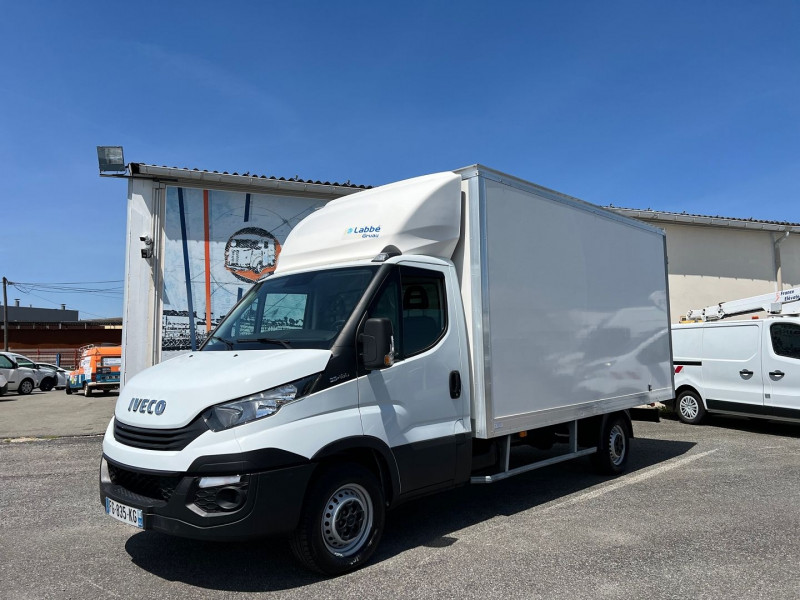 Photo 7 de l'offre de IVECO DAILY CCB CAISSE 20M3 35S16 EMPATTEMENT 4100 à 28140€ chez Bretagne Utilitaires