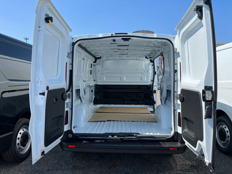 Photo 7 de l'offre de RENAULT TRAFIC III FG L1H1 3T 2.0 BLUE DCI 130CH RED EDITION à 33960€ chez Bretagne Utilitaires