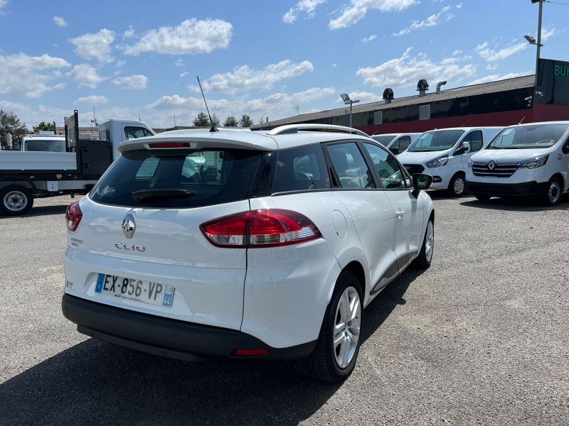 Photo 8 de l'offre de RENAULT CLIO IV ESTATE STE SOCIETE DCI 75CH ENERGY BUSINESS à 9540€ chez Bretagne Utilitaires