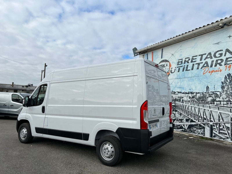 Photo 5 de l'offre de PEUGEOT BOXER L2H2 2.2 BLUEHDI S&S 120CH PREMIUM à 34740€ chez Bretagne Utilitaires