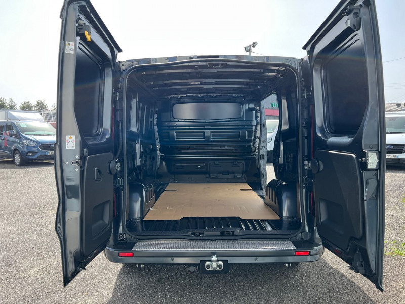 Photo 5 de l'offre de RENAULT TRAFIC III FG GRIS COMETE L1H1 3T 2.0 BLUE DCI 170CH EDC EXCLUSIVE à 43740€ chez Bretagne Utilitaires