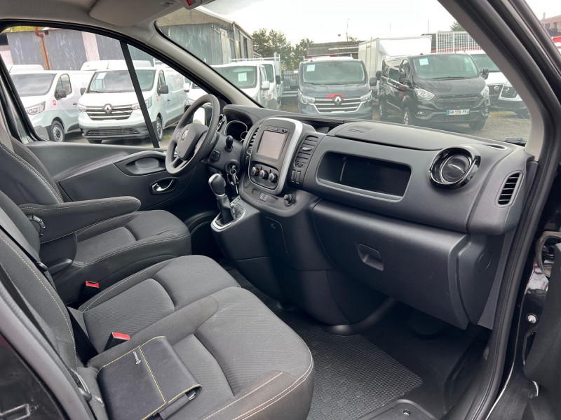 Photo 5 de l'offre de RENAULT TRAFIC L1H1 NOIR 2.0 DCI 170CV BVA EDC GRAND CONFORT + OPTIONS à 26900€ chez Bretagne Utilitaires