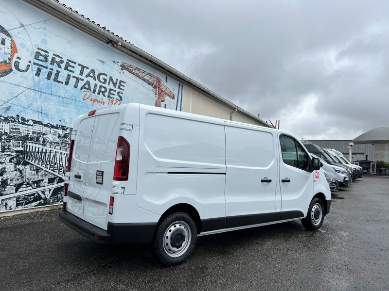 Photo 4 de l'offre de RENAULT TRAFIC III FG BLANC L2H1 3T1 2.0 BLUE DCI 130CH RED EDITION à 33540€ chez Bretagne Utilitaires