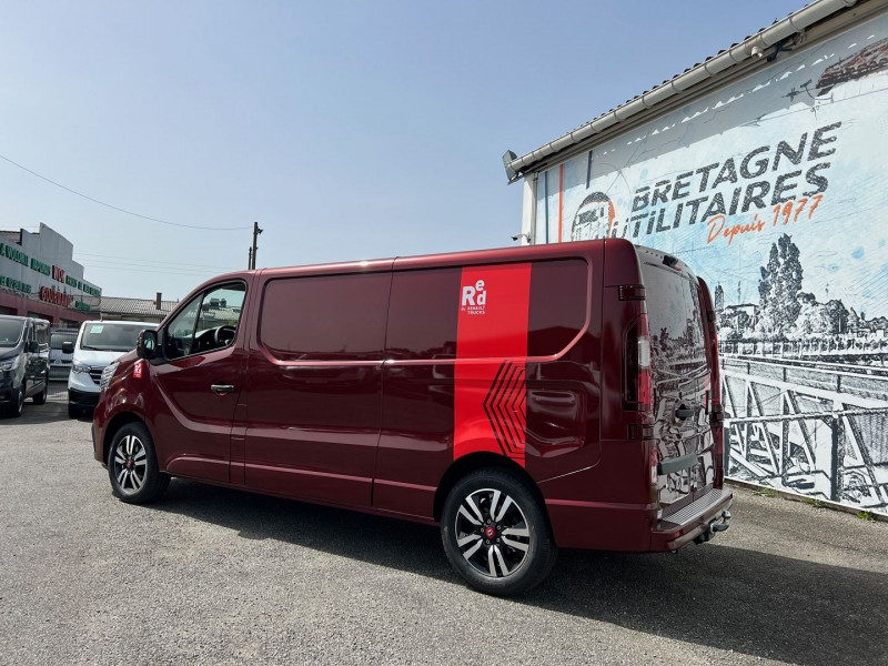Photo 3 de l'offre de RENAULT TRAFIC III FG ROUGE CARMIN L2H1 3T 2.0 BLUE DCI 170CH EDC EXCLUSIVE à 43740€ chez Bretagne Utilitaires