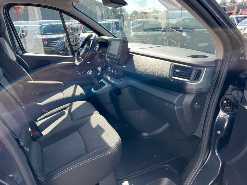 Photo 4 de l'offre de NISSAN PRIMASTAR FG GRIS L2H1 3T1 2.0 DCI 150CH N-CONNECTA à 37500€ chez Bretagne Utilitaires