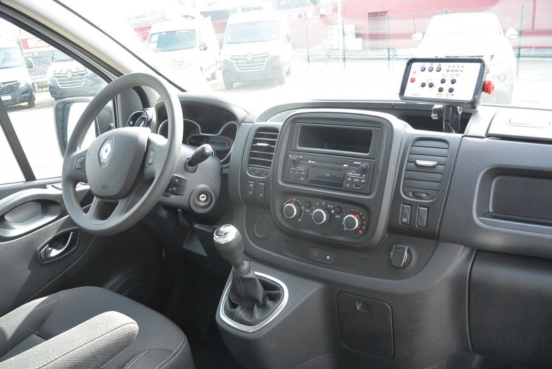 Photo 6 de l'offre de RENAULT TRAFIC NACELLE 101FCC L2H1 TRONQUE 2.0 DCI 145CH ENERGY GRAND CONFORT E6 à 64788€ chez Bretagne Utilitaires