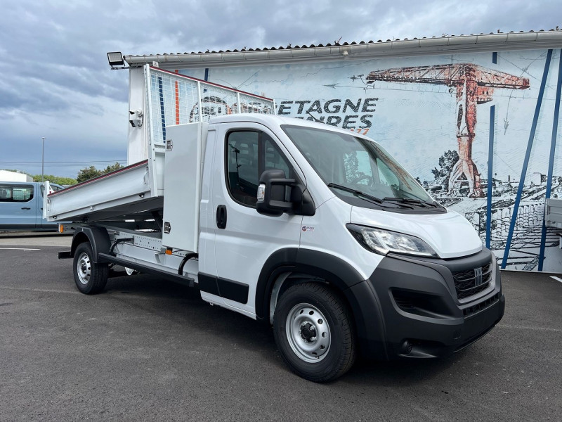 Photo 6 de l'offre de FIAT DUCATO BENNE 3.5 L 180CH MAXI BENNE ACIER JPM + GRAND COFFRE à 39900€ chez Bretagne Utilitaires