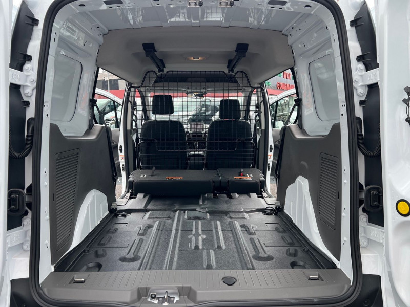 Photo 7 de l'offre de FORD TRANSIT CONNECT L1 1.5 ECOBLUE 100CH CABINE APPROFONDIE TREND BVA à 32940€ chez Bretagne Utilitaires