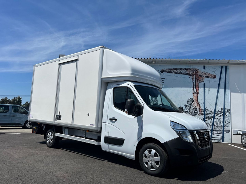 Photo 6 de l'offre de NISSAN INTERSTAR CCB CAISSE 22 M3 PROCAR + HAYON 1650 L3 3T5 2.3 DCI 165CH à 58740€ chez Bretagne Utilitaires