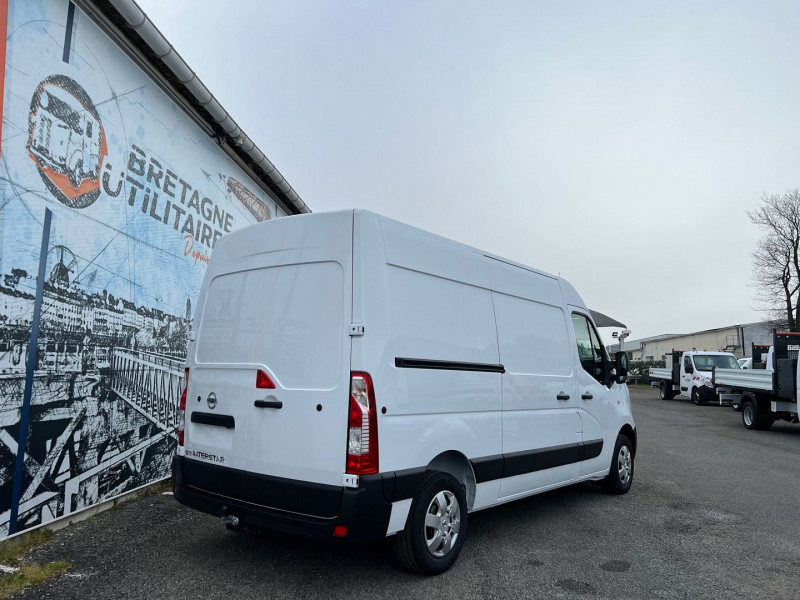 Photo 2 de l'offre de NISSAN INTERSTAR FG BLANC L2H2 3T5 2.3 DCI 150CH S/S N-CONNECTA + ATTELAGE à 37620€ chez Bretagne Utilitaires