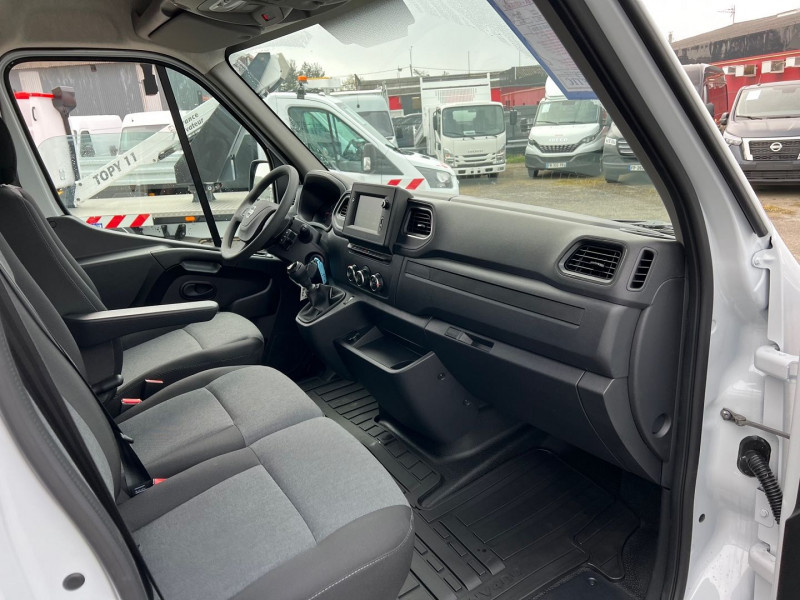 Photo 4 de l'offre de NISSAN INTERSTAR FG BLANC L2H2 3T5 2.3 DCI 150CH S/S N-CONNECTA + ATTELAGE à 37620€ chez Bretagne Utilitaires