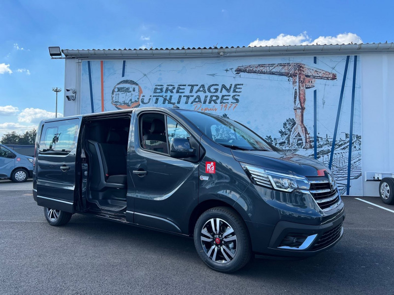 Photo 1 de l'offre de RENAULT TRAFIC III FG GRIS COMETE L2H1 DCI 170CH EDC EXCLUSIVE CAB APPRO 5 PL + OPTIONS à 47340€ chez Bretagne Utilitaires