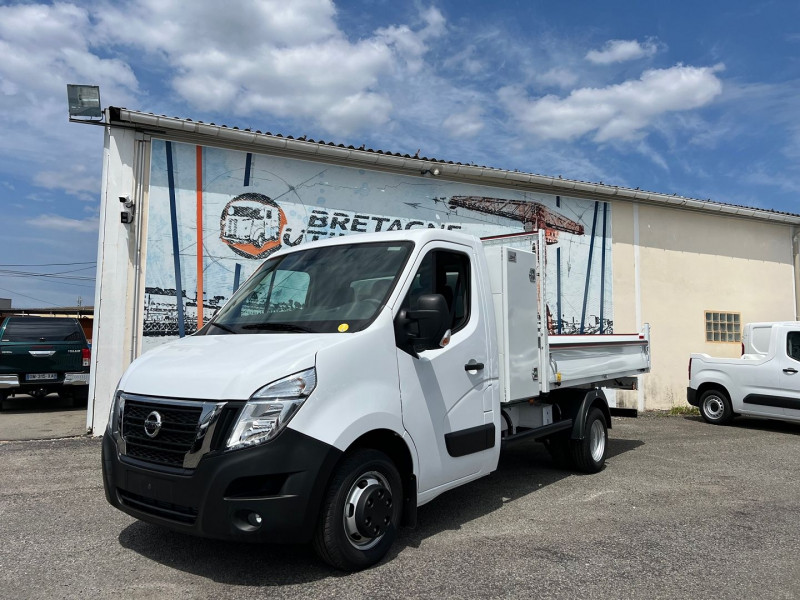 Photo 2 de l'offre de NISSAN INTERSTAR CCB BENNE + COFFRE JPM PROPULSION RJ 3T5 2.3 DCI 165CH ACENTA à 45540€ chez Bretagne Utilitaires